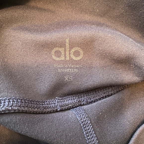 ALO YOGA Leggings - Picture 6 of 6
